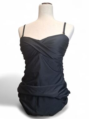 2Bamboo Women's 2 Piece Black Ruched Top Swimsuit M